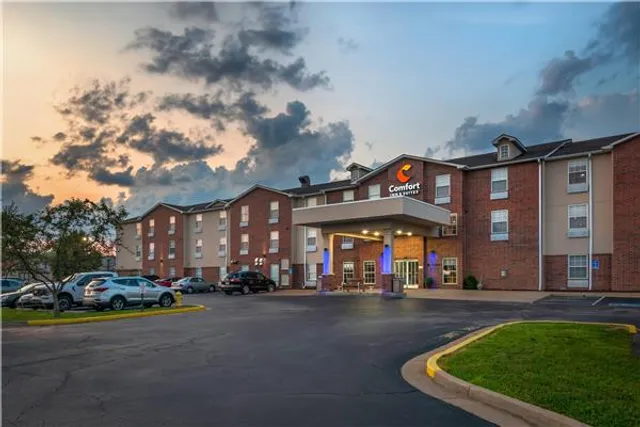 Comfort Inn & Suites Chesterfield - St. Louis