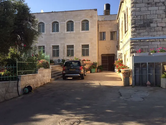 Rosary Sister Guest House Ein Karem