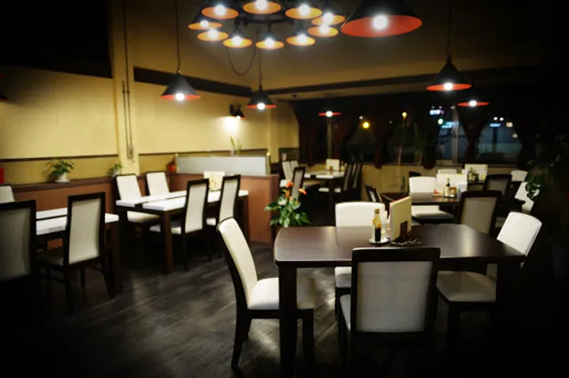 Coffee Plaza East / Higashi Photo Studio