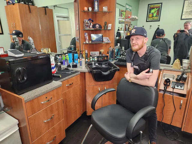 Pacific Outlook Men's Salon