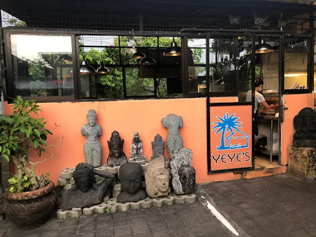 Yeye's Warung & Gift Shop