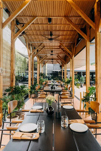 Sol Kitchen & Bar District 7