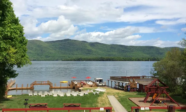 Flamingo Resort On Lake George