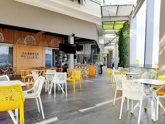 Restaurante Acajutla • Bambu