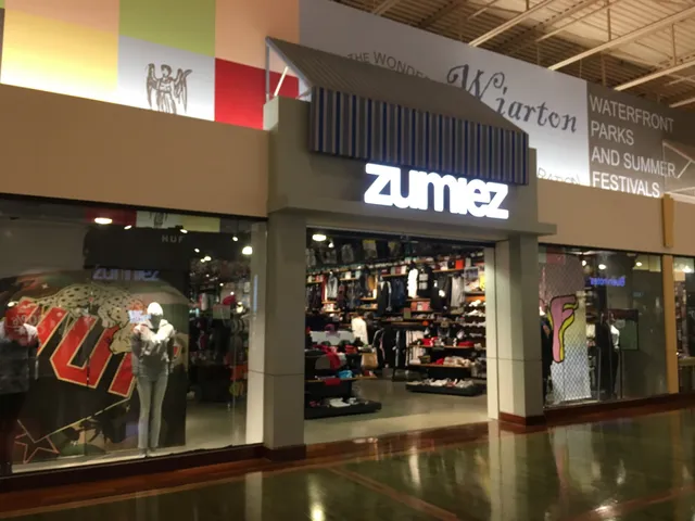 Zumiez