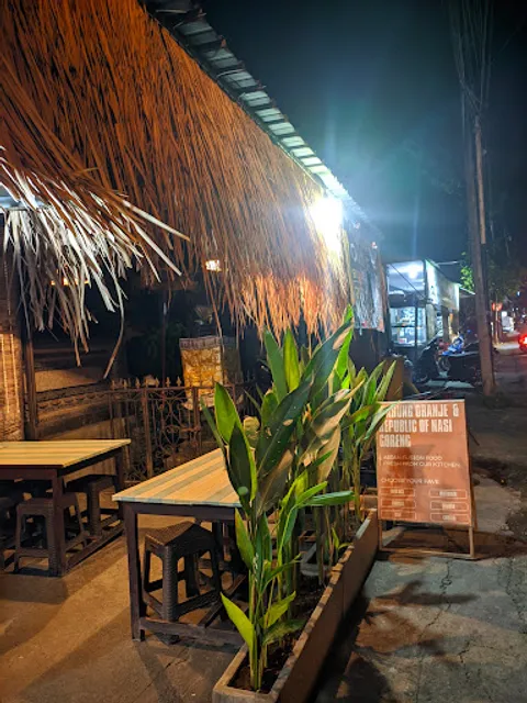Warung Oranje