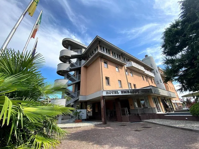 Embassy Park Hotel