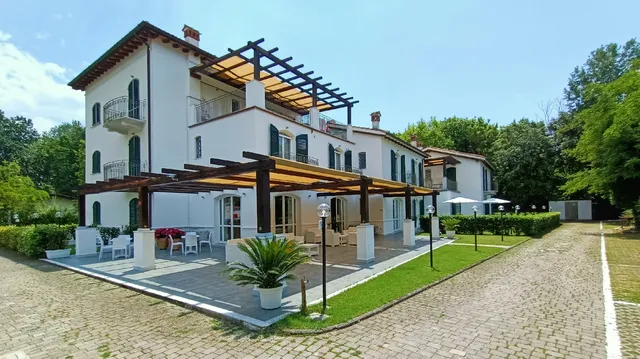 Residence Hotel White House