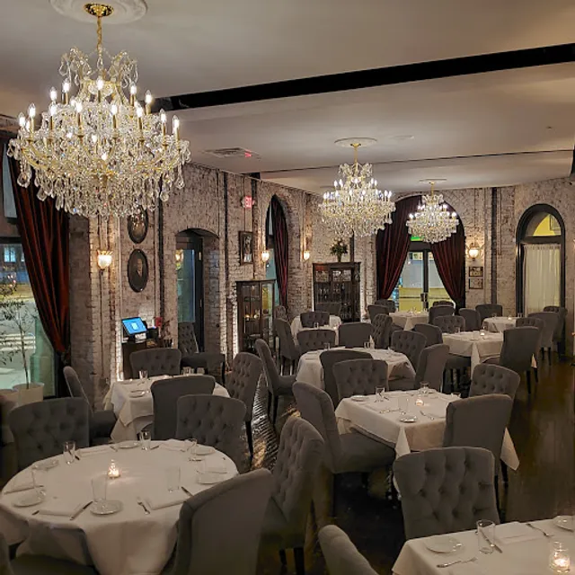 Cicala at the Divine Lorraine