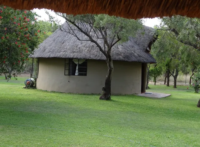 Dinonyane Lodge