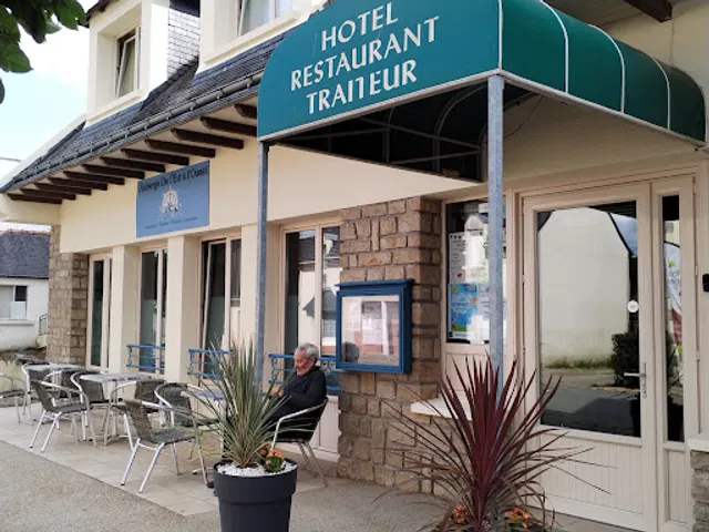 Auberge De l'est à l'ouest. restaurant, traiteur, pâtissier.