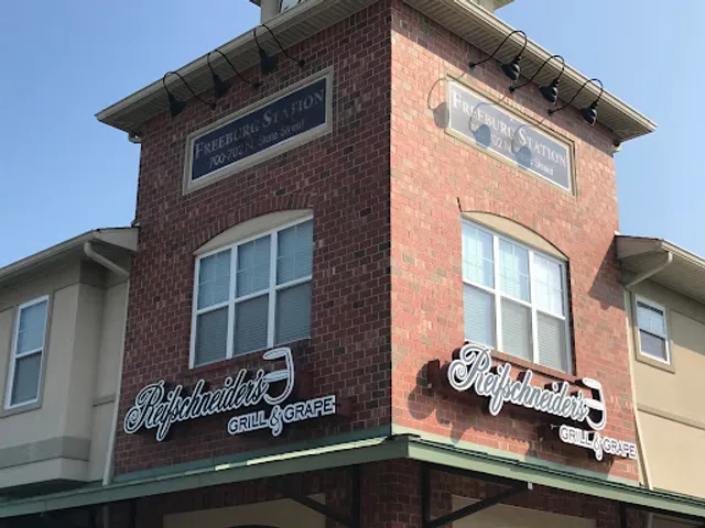 Reifschneider's Grill & Grape