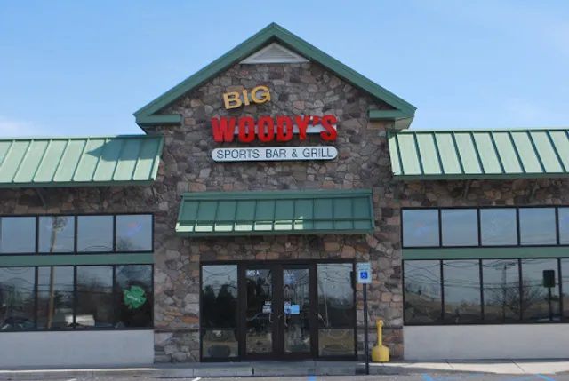 Big Woody's Sports Bar & Restaurant
