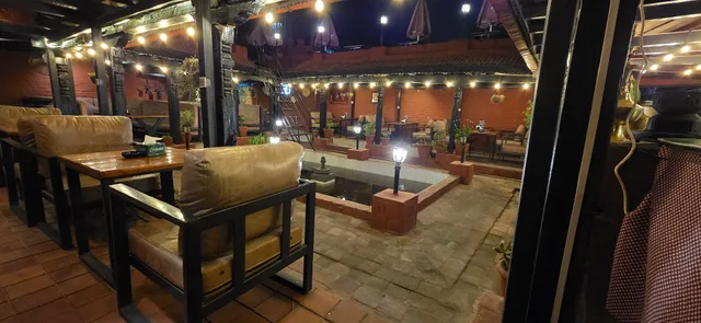 De Arena Restaurant Paryatak Pasal