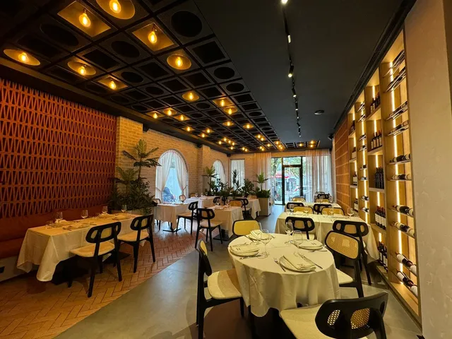 Sheqer Pikant Trattoria