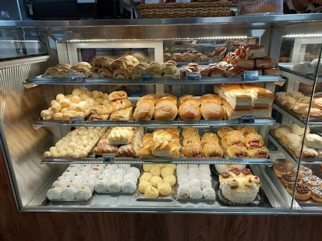 Pães & Doces Alto da Vila Magini