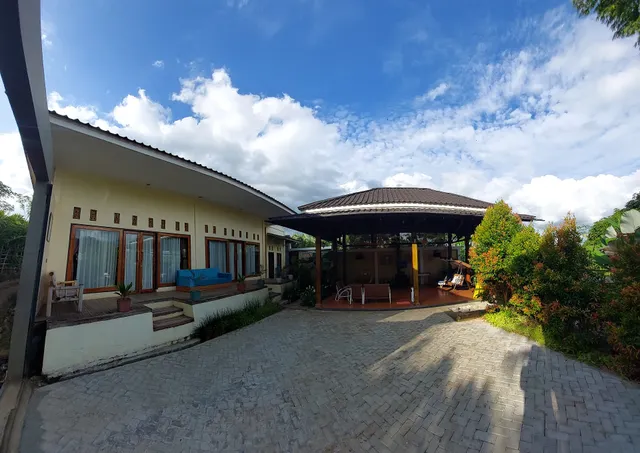 Daksina Villa Gunung Gare