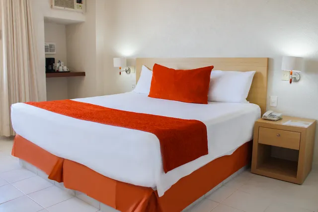 Hotel & Suites Real Del Lago