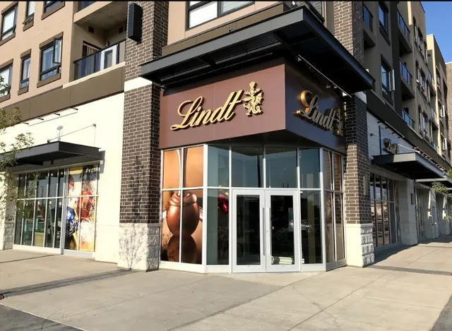 Lindt Chocolate Shop - Grasslands Regina
