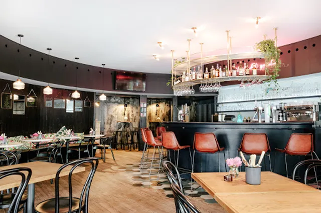 Pavillon Bar & Kitchen