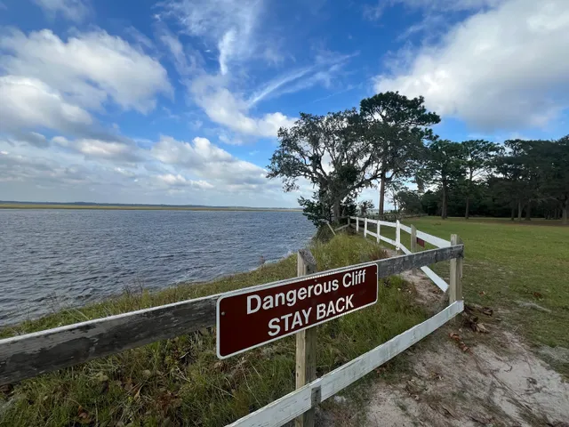 Crooked River State Park: Check-In Office and Gift Shop