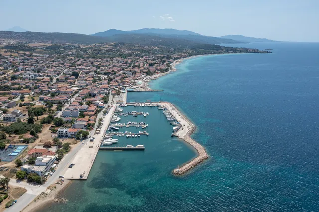 Endless Blue Luxury Suites Nikiti