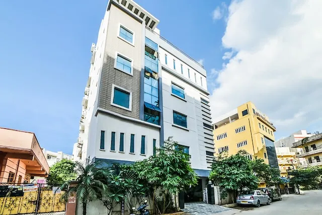 OYO Royal Stay Near Shilparamam