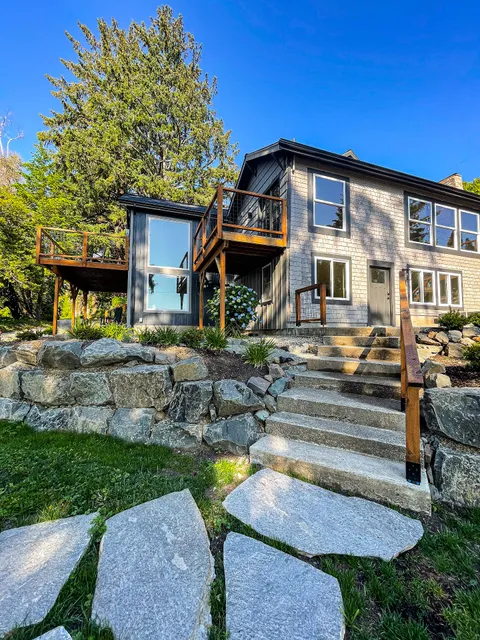 The Nehalem River Inn