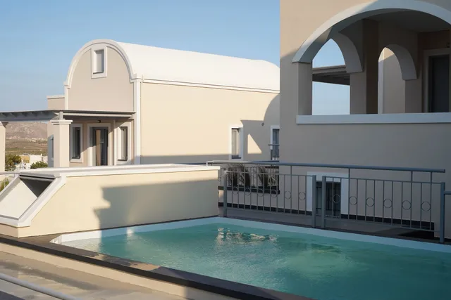 The Noverian Bios Caldera, Sunset Suites