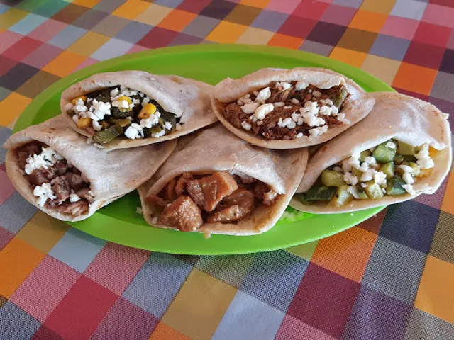 Gorditas Rellenas UdeO