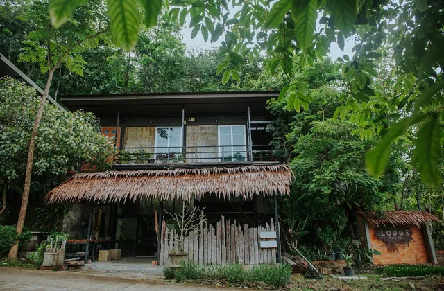 Lodge Phang Nga