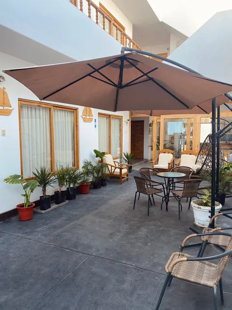 Ravenala Paracas Hostel