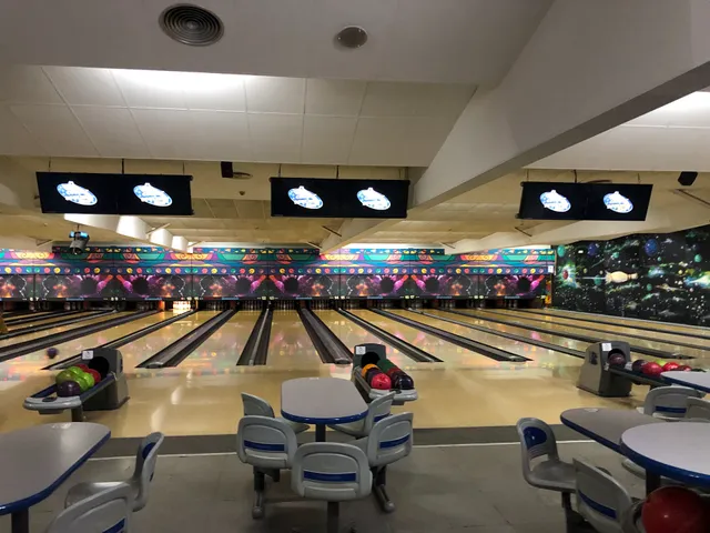 Bolera Cosmic Bowling