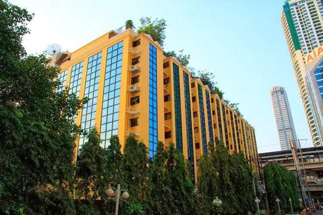 King Royal Garden Inn