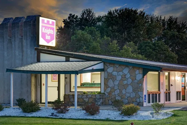 Knights Inn Macedonia