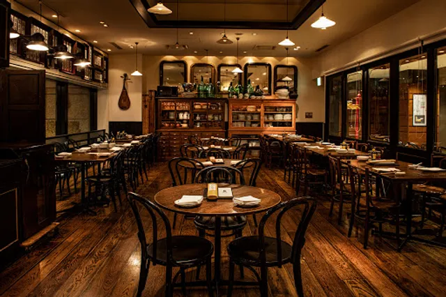 Chinese Qīng Cài Marunouchi Brick Square