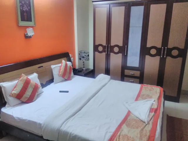 OYO Flagship 73256 Hotel Dhanyadhara Residency