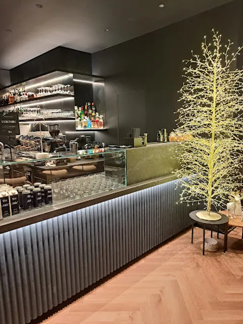 ONE BISTRO'-Tapas & Lounge