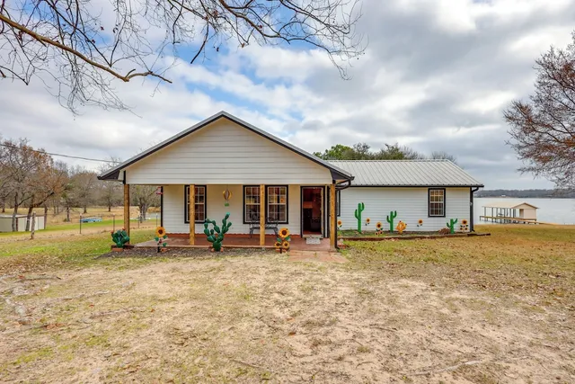 Dock, Decks & Views: Lakefront Cottage