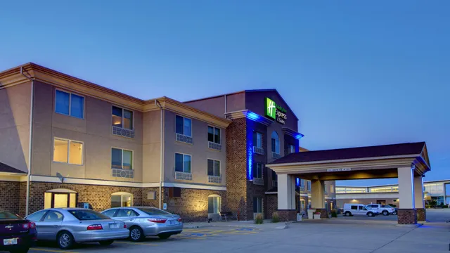 Holiday Inn Express & Suites Sioux Center by IHG