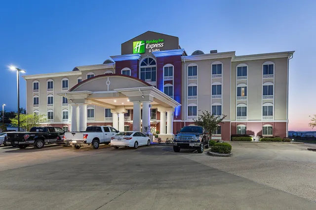Holiday Inn Express & Suites Byram by IHG