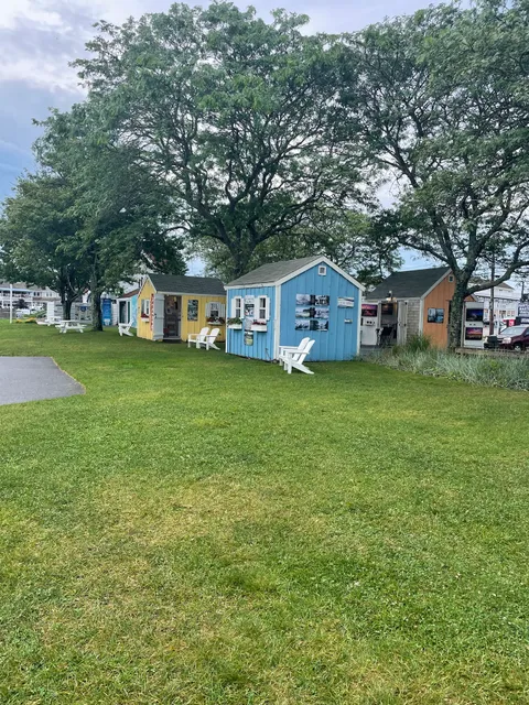 Hyannis HyArts Artist Shanties