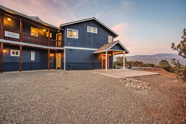 Yosemite Sierra View