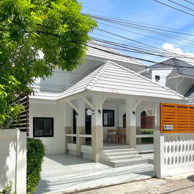 Cozy House บ้านพักริมหาดบางแสน