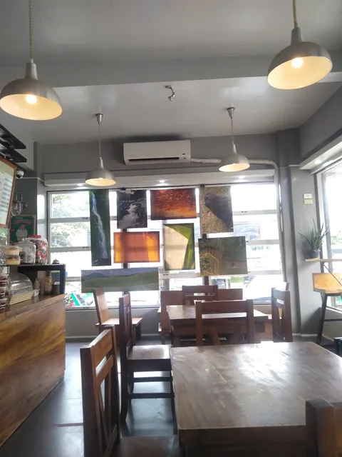 Virgies Cakehouse and Coffee Lounge