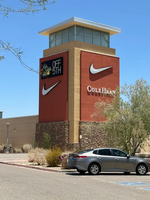 Phoenix Premium Outlets