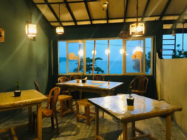 Seahorse Seafood Hotel