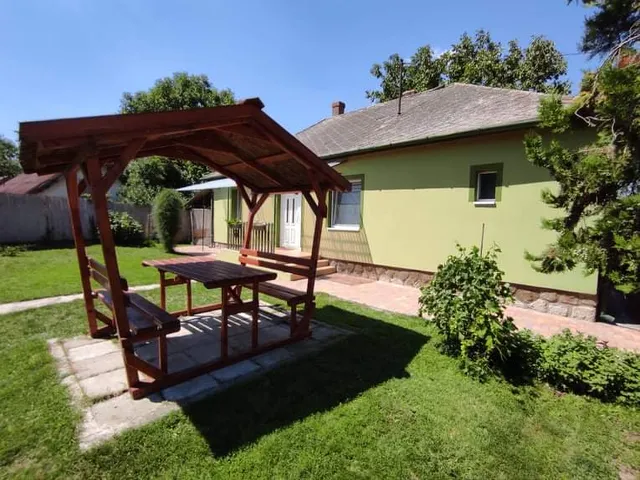 Apartalatt Vendégház