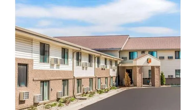 Super 8 by Wyndham Airport I90