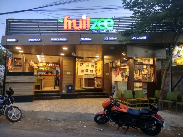 Fruitzee Healthspot Cafe